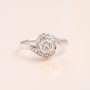 vintage ring with diamonds