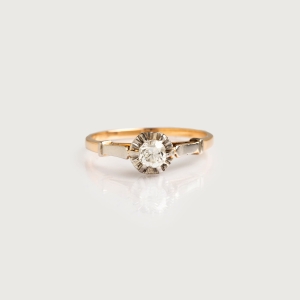 vintage gold ring with diamond