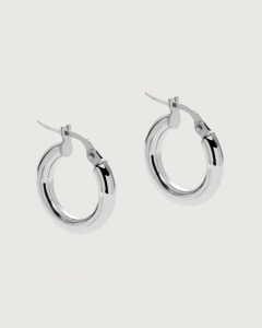 Klasyczne-srebrne-kolczyki-koła-próby-925-o-średnicy-1.8-cm-i-grubości-4-mm-elegancka-minimalistyczna-biżuteria-idealna-na-co-dzień-jagg.