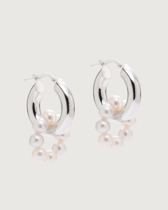 Klasyczne srebrne kolczyki koła próby 925 ze zdejmowanym elementem dekoracyjnym z naturalnych pereł o długości 2.5 cm – elegancka i ponadczasowa biżuteria 2w1 idealna na co dzień oraz jako prezent jagg.