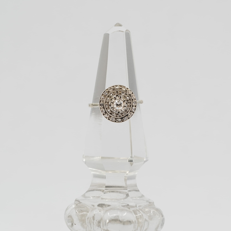 Art déco ring.