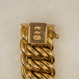 Gold vintage bracelet.