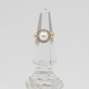 zloty-pierscionek-z-perla-naturalna-i-diamentami-jagg