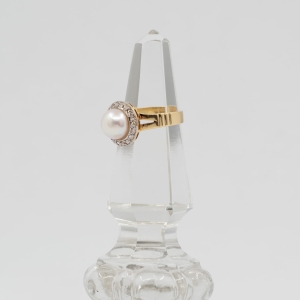 zloty-pierscionek-z-perla-naturalna-i-diamentami-jagg