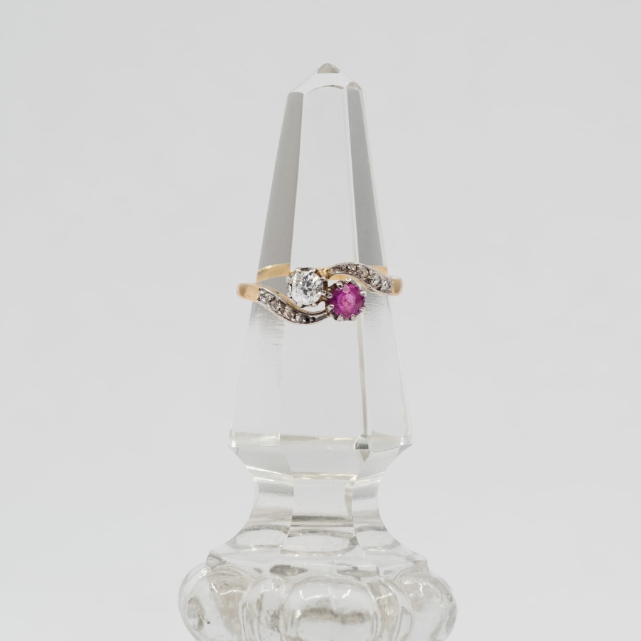 gold-rin-toi-et-moi-ruby-and-diamond